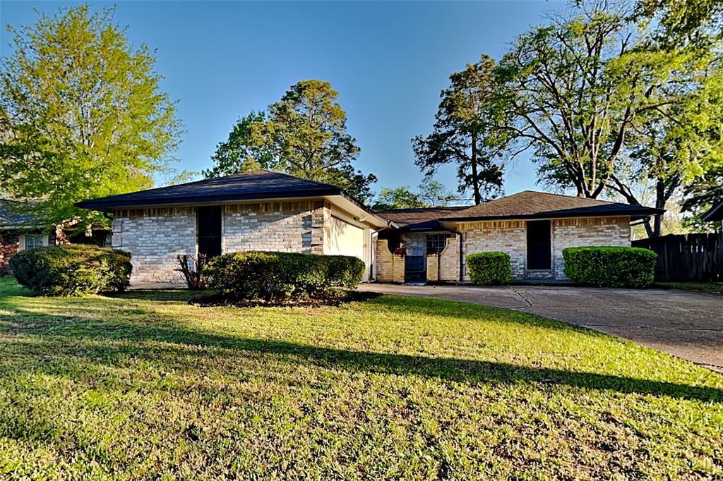 2523 Tinechester Dr in Humble, TX - Building Photo