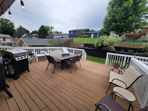 2201 Tracy Ln in Sioux Falls, SD - Foto de edificio - Building Photo