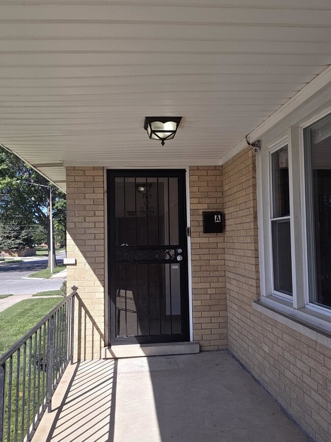 525 Yates Ave in Calumet City, IL - Building Photo - Building Photo