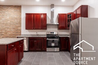 3345 N Clark St, Unit 3345 N Clark in Chicago, IL - Building Photo - Building Photo