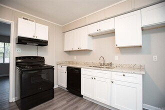 5 Clement Dr in Little Rock, AR - Foto de edificio - Building Photo