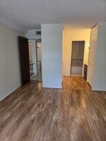 3750 Inverrary Dr in Lauderhill, FL - Building Photo
