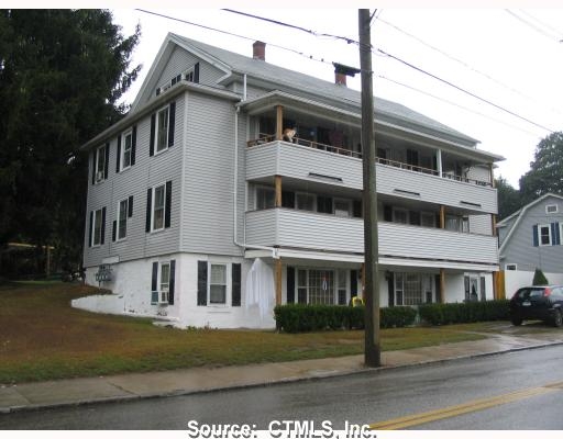 297 Providence St in Putnam, CT - Building Photo