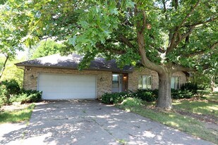 4282 Cleveland Ave in Stevensville, MI - Building Photo