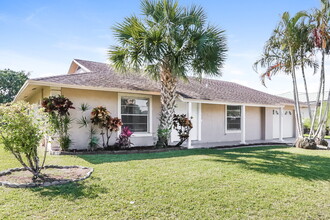 106 Paseo Ct in Royal Palm Beach, FL - Building Photo - Building Photo