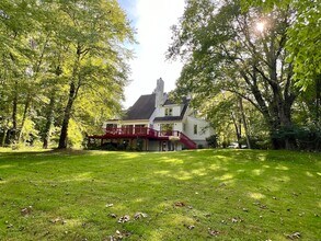 314 Erskine Rd in Stamford, CT - Building Photo - Building Photo