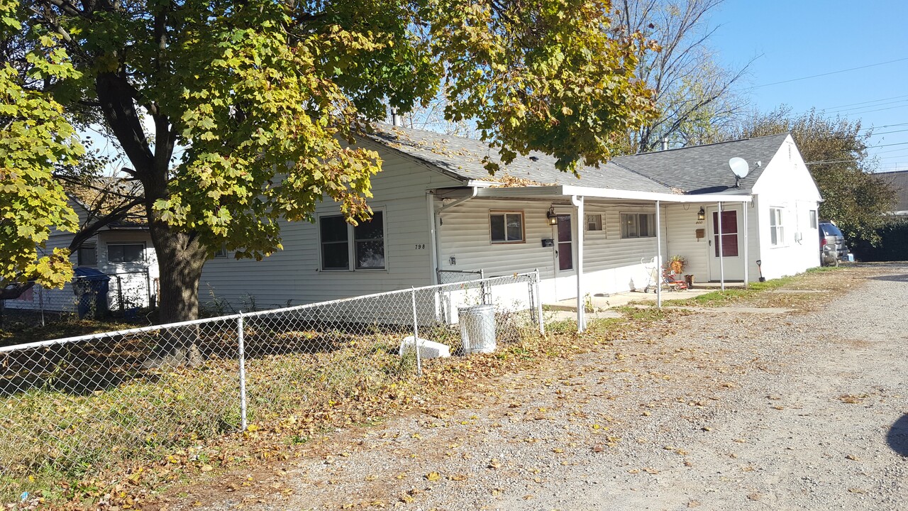 798 Derrer Rd in Columbus, OH - Building Photo