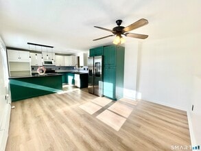 112 Woodbine St in Naugatuck, CT - Building Photo - Building Photo