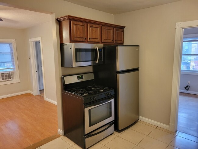 12010 Paul Ave, Unit 2 in Cleveland, OH - Building Photo - Building Photo