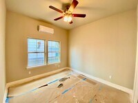 4918 Noble St photo'