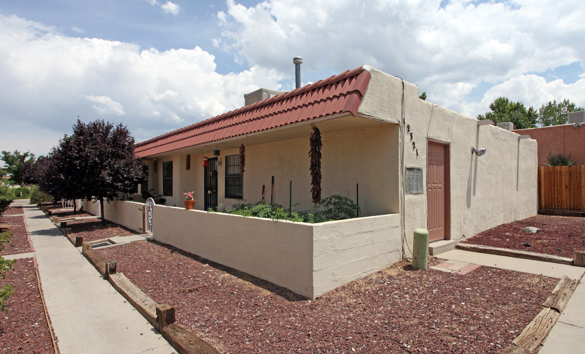 12321 Mountain Fwy NE in Albuquerque, NM - Building Photo