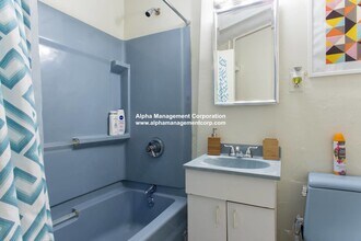 1232 Beacon St in Brookline, MA - Foto de edificio - Building Photo