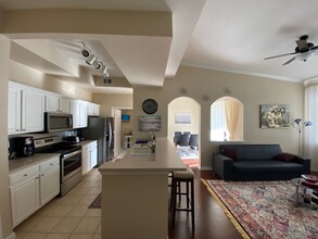 10075 Gate Pkwy N in Jacksonville, FL - Building Photo - Building Photo