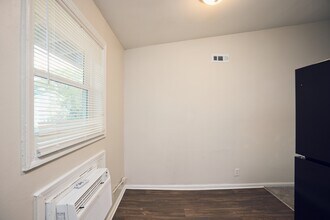 2157 Lenox Rd NE in Atlanta, GA - Building Photo - Building Photo