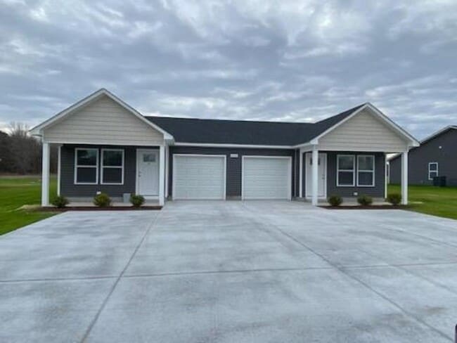 property at 2004 Sunnybrook Rd