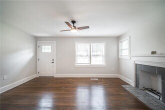 2137 Delowe Dr in Atlanta, GA - Building Photo - Building Photo