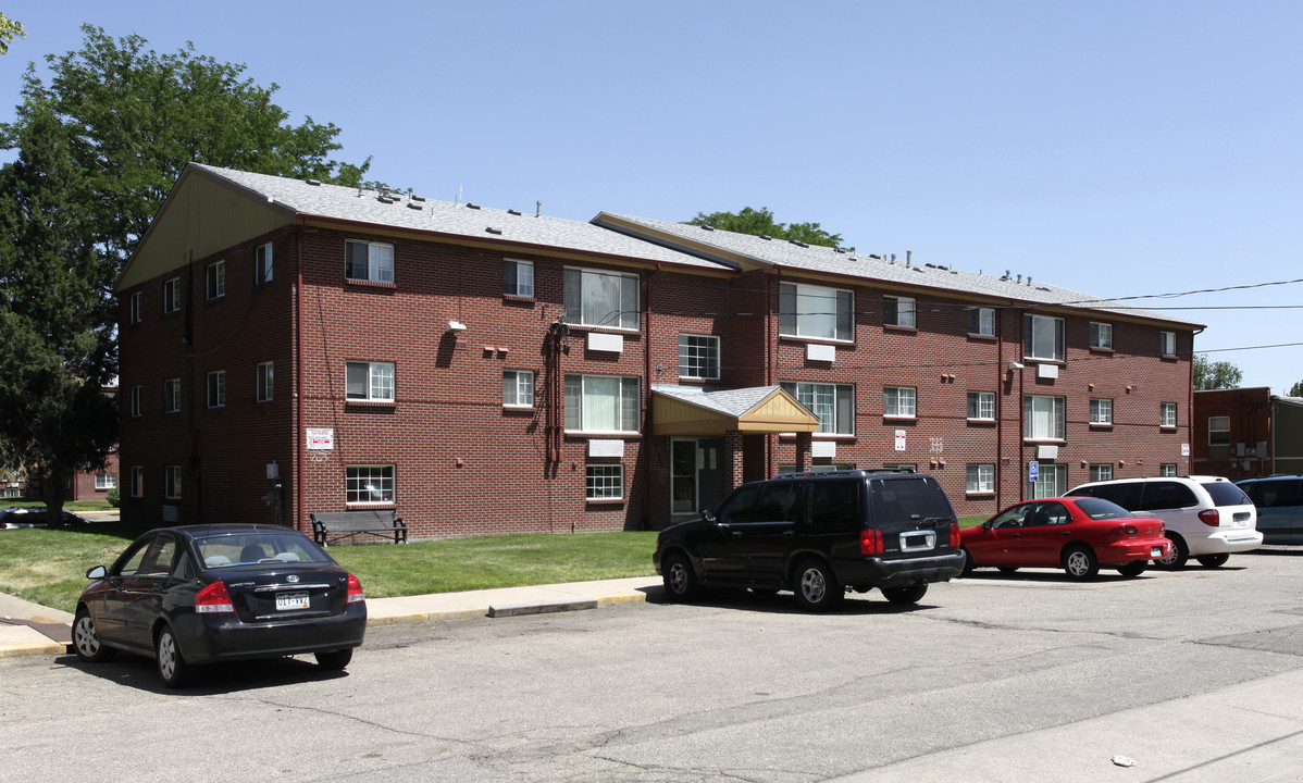 Townview Plaza Apartments in Denver, CO - Building Photo