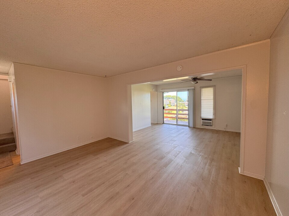 98-1384-A Nola Street in Pearl City, HI - Building Photo