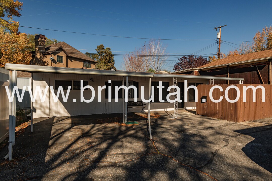 1877 Osage Orange Ave S in Holladay, UT - Building Photo