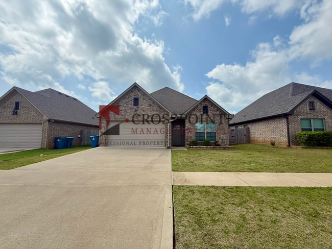property at 820 Lindsey Ln