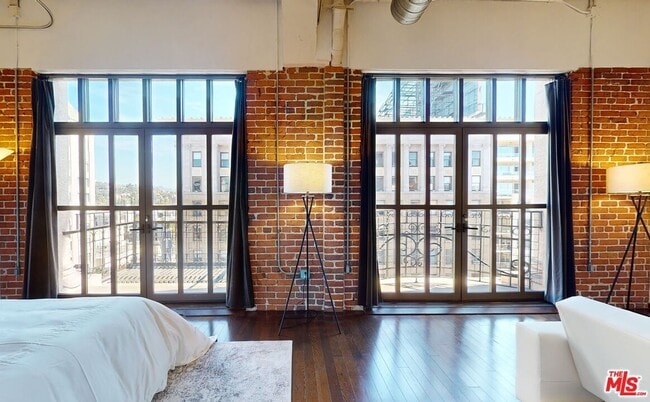 1645 Vine St in Los Angeles, CA - Building Photo - Building Photo