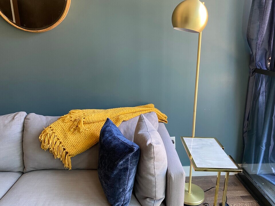 624 King St W in Toronto, ON - Building Photo