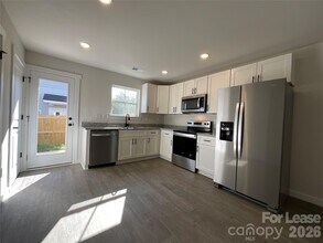 128 18th St NW in Hickory, NC - Building Photo - Building Photo