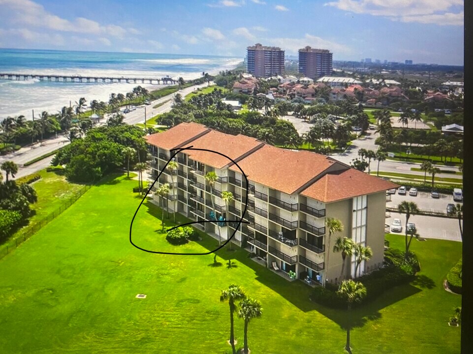 701 S Seas Dr, Unit 105 in Jupiter, FL - Building Photo