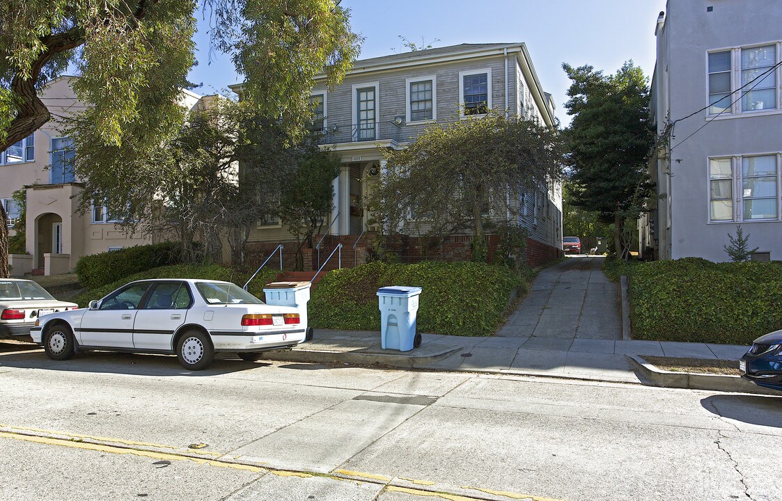 1669 Oxford St in Berkeley, CA - Foto de edificio