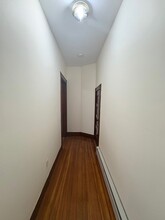 7 Dane St, Unit #1 in Somerville, MA - Foto de edificio - Building Photo