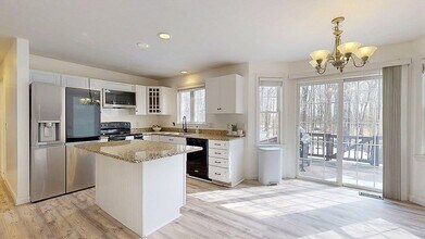 12 Coldbrook Rd in Millbury, MA - Building Photo - Building Photo