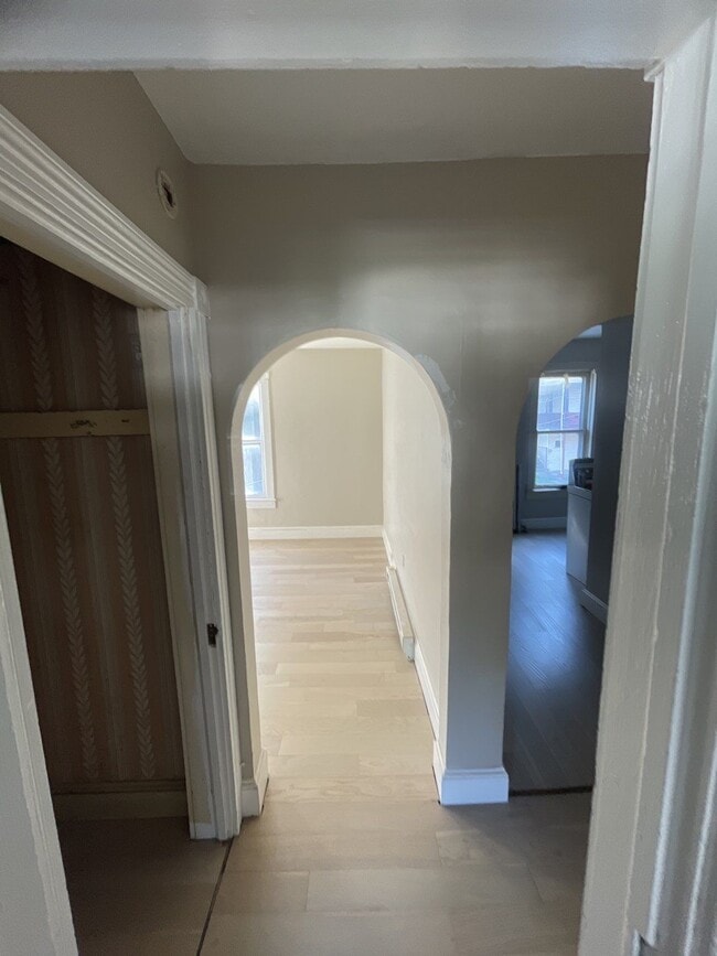 582 Sunbury St, Unit Apt 2 in Minersville, PA - Building Photo - Building Photo