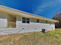 1000 Spring Hill Dr photo'