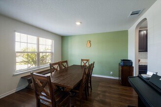100 Bahama Woodstar in San Antonio, TX - Building Photo - Building Photo