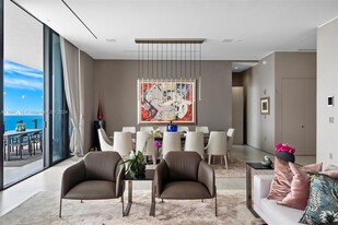 17141 Collins Ave in Sunny Isles Beach, FL - Building Photo