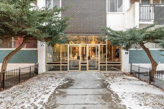 Saguenay Apartments in Ottawa, ON - Building Photo - Building Photo