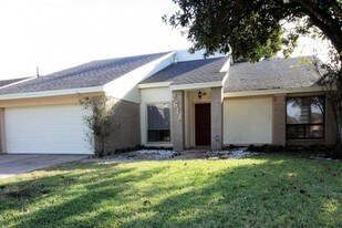 2618 Quarry Hill Rd in Sugar Land, TX - Building Photo