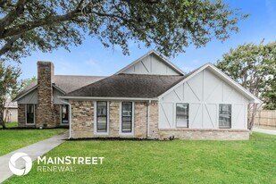 1421 Pine Hill Dr in Garland, TX - Building Photo