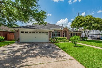 318 Cole St in Webster, TX - Building Photo - Building Photo