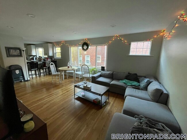 234 Corey Rd, Unit 2 in Boston, MA - Building Photo - Building Photo