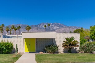 74 Lakeview Dr in Palm Springs, CA - Building Photo