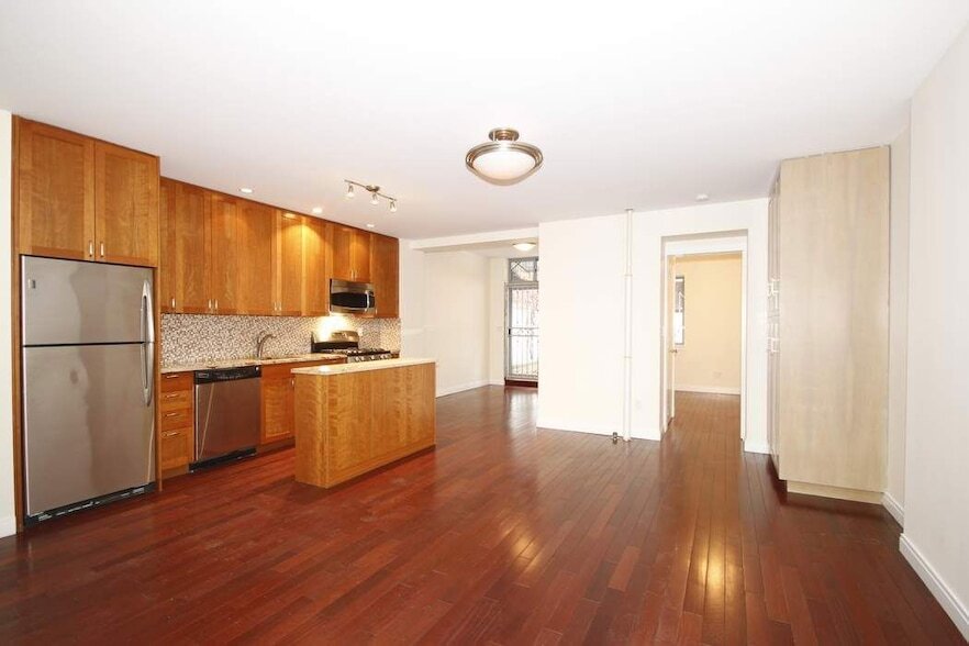 134 W 87th St, Unit 29 Linden Street  Apartment 202 in New York, NY - Building Photo