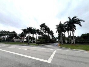 9842 NW 29th St in Doral, FL - Building Photo - Building Photo