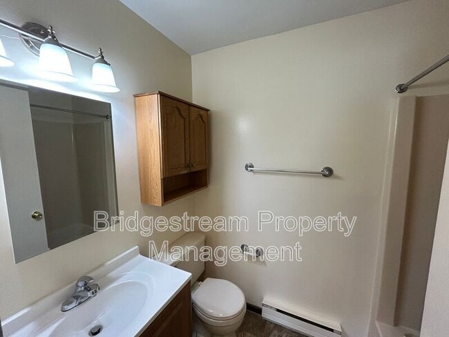 7123 N Springboro Pike in Dayton, OH - Foto de edificio - Building Photo