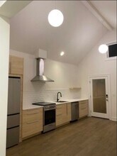 3577 NE Knott St in Portland, OR - Building Photo - Building Photo