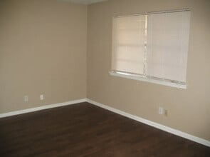 Highland Terrace Apartments in Weatherford, TX - Foto de edificio - Building Photo