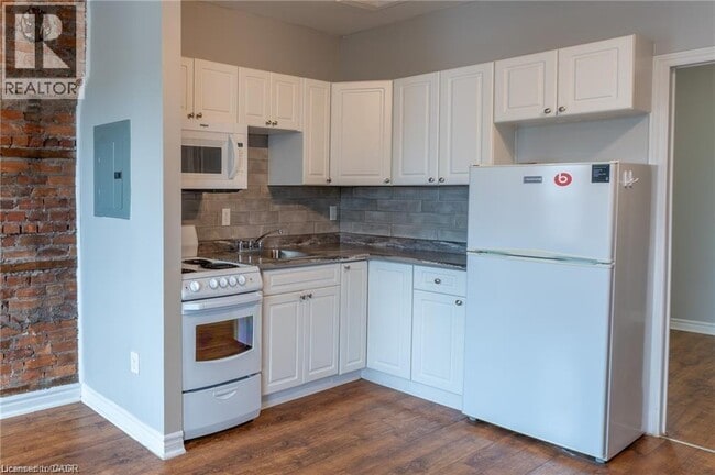 141 Wellington St N in Hamilton, ON - Building Photo - Building Photo