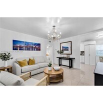3 Navarre Ave in Coral Gables, FL - Building Photo