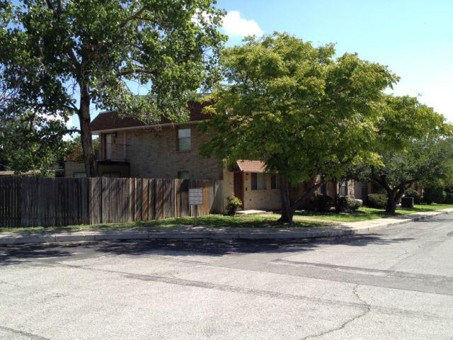 Hill Country Townhomes in San Antonio, TX - Building Photo