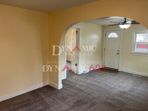 2413 S Norton Ave in Sioux Falls, SD - Foto de edificio - Building Photo